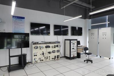 奮進汽車“強芯鑄魂”新征程 上?？匕才c臨港電力電子達成戰略合作